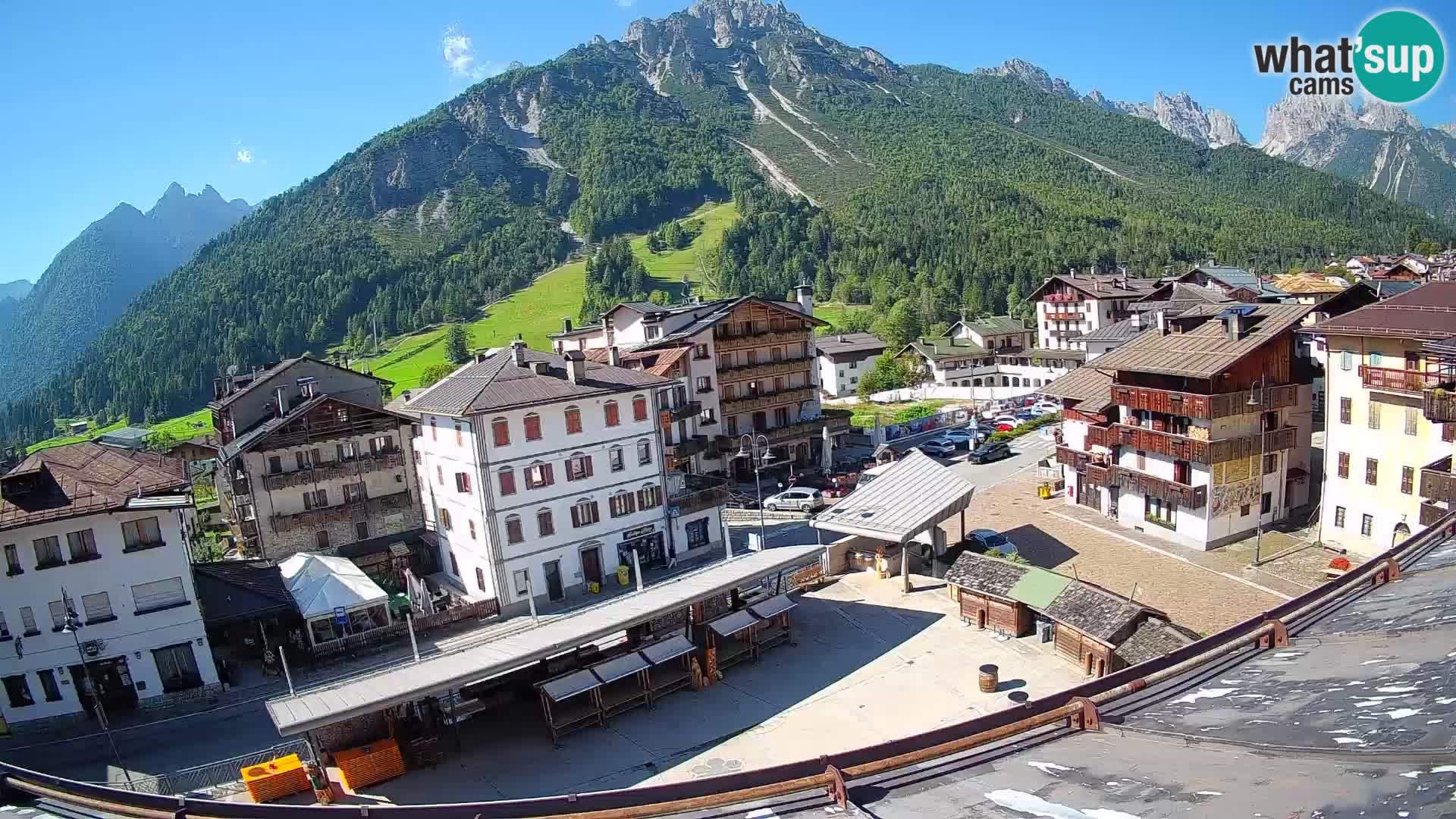 Piazza centrale di Forni di Sopra