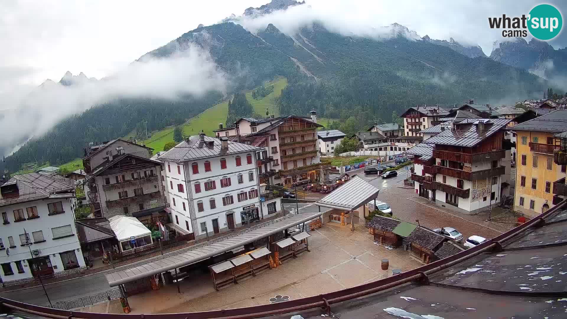 Piazza centrale di Forni di Sopra