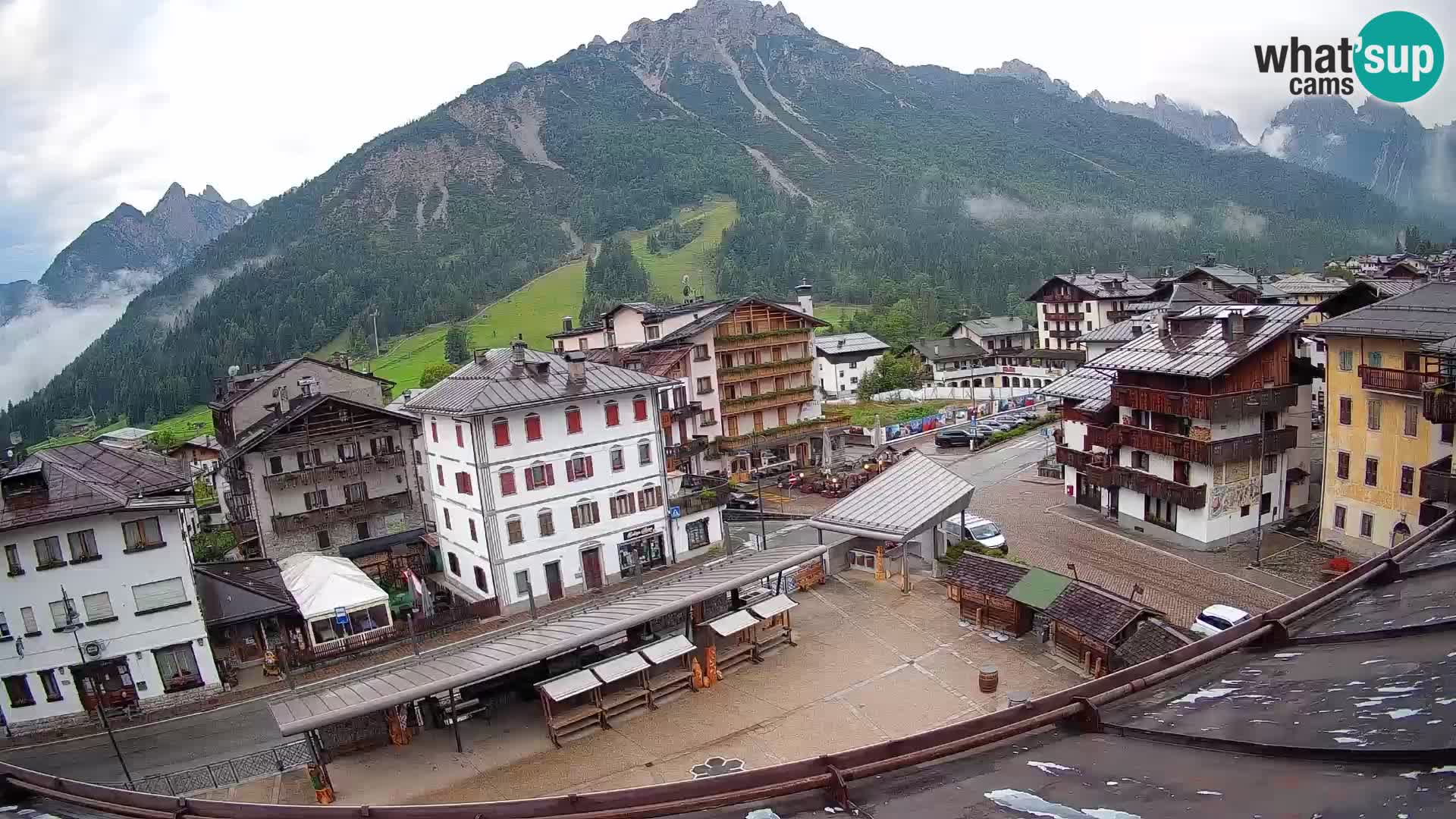 Piazza centrale di Forni di Sopra