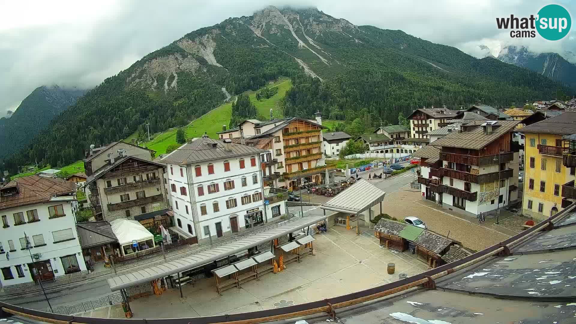 Plaza principal de Forni di Sopra