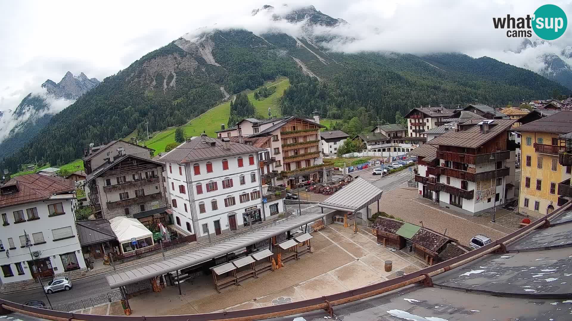 Plaza principal de Forni di Sopra