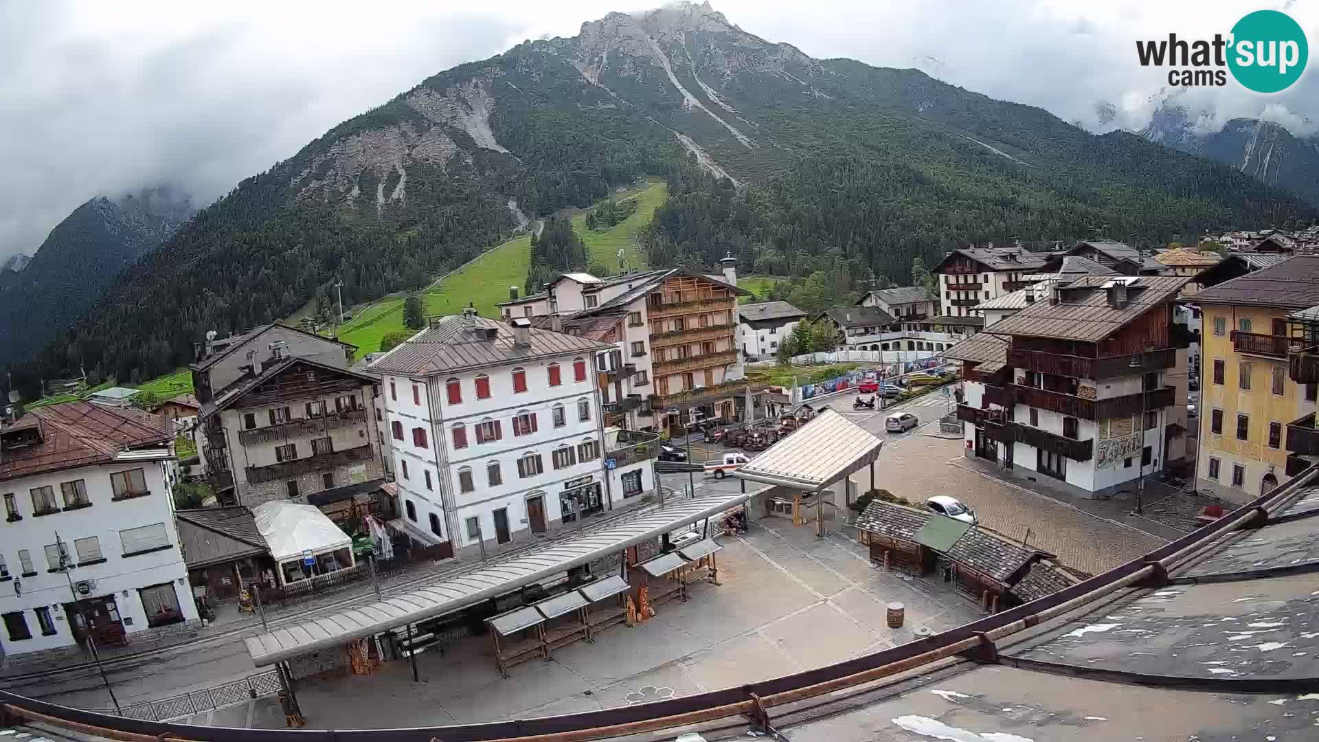 Plaza principal de Forni di Sopra