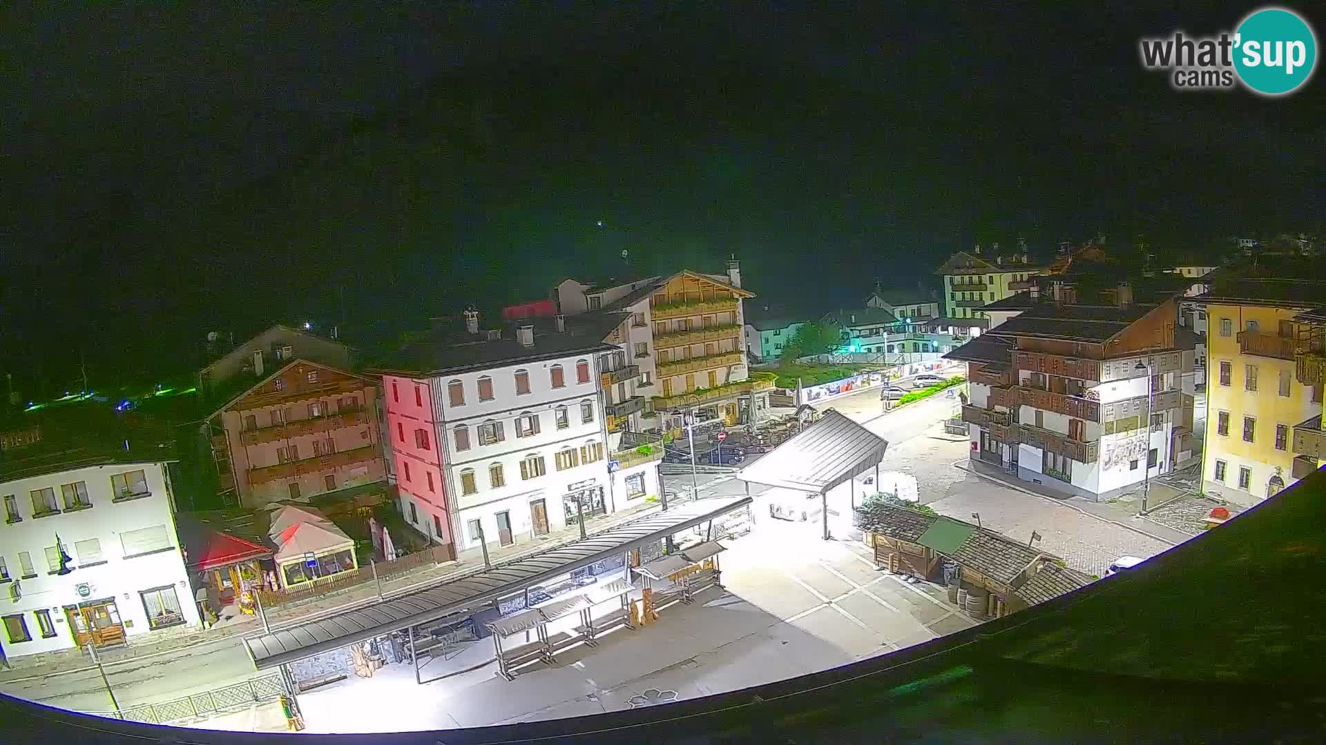Piazza centrale di Forni di Sopra
