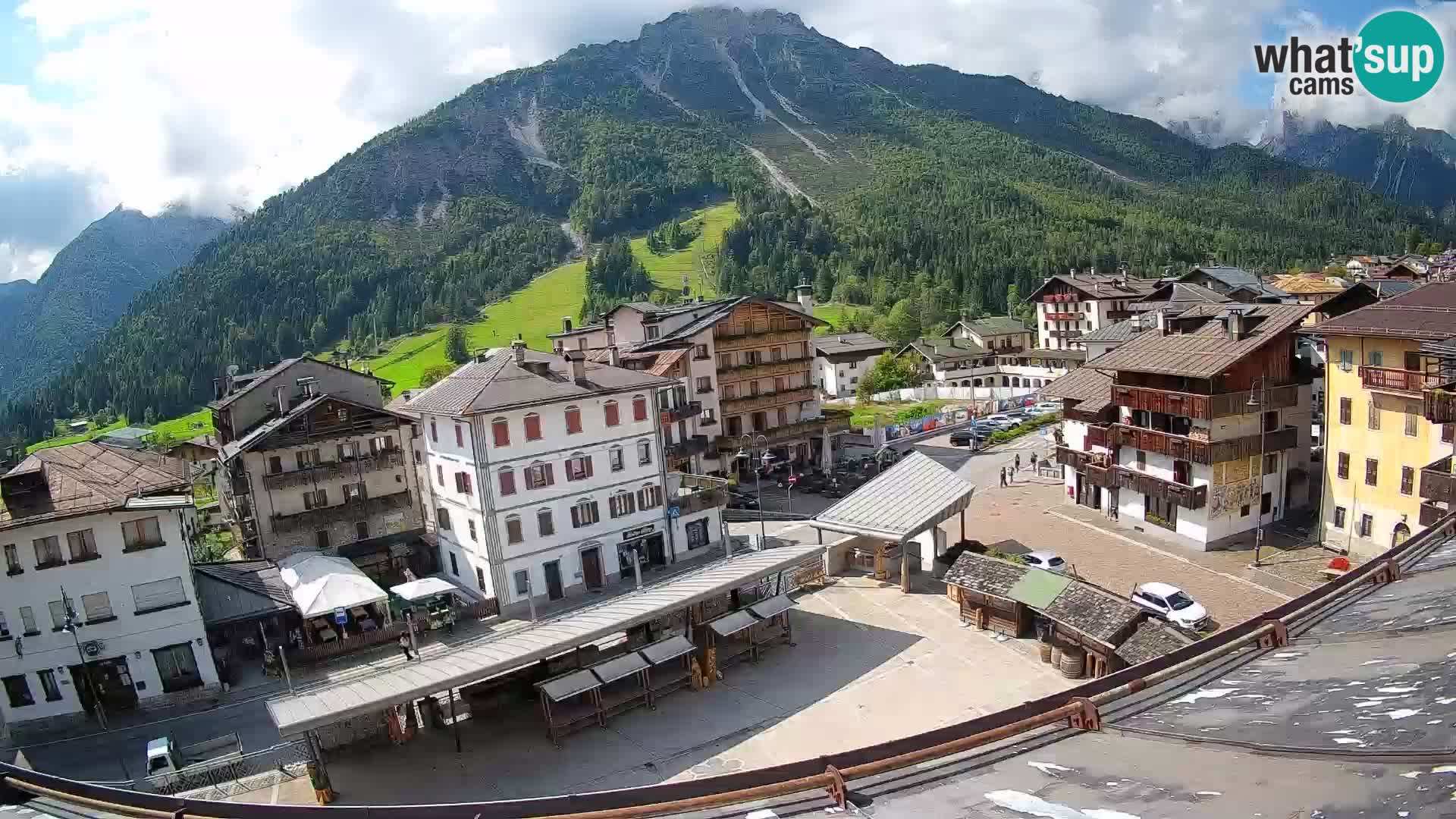 Plaza principal de Forni di Sopra