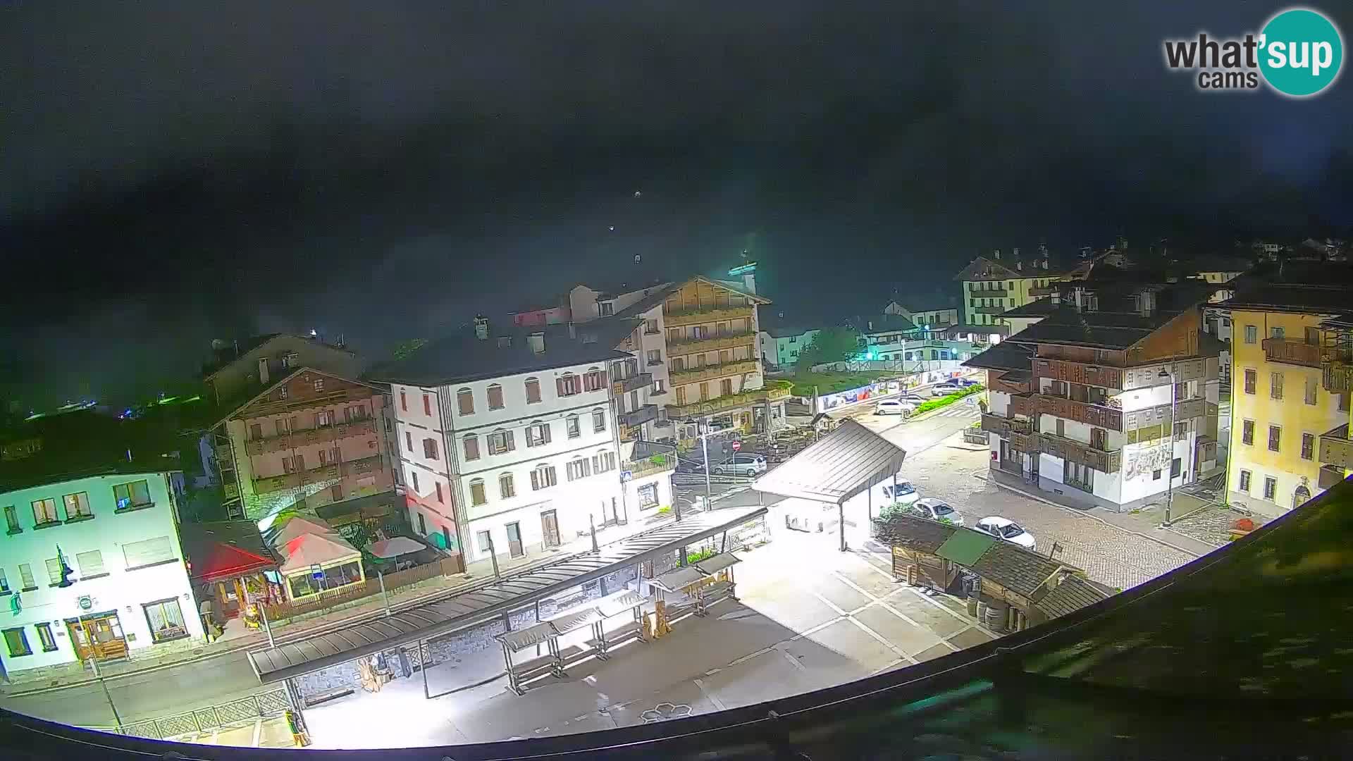 Piazza centrale di Forni di Sopra