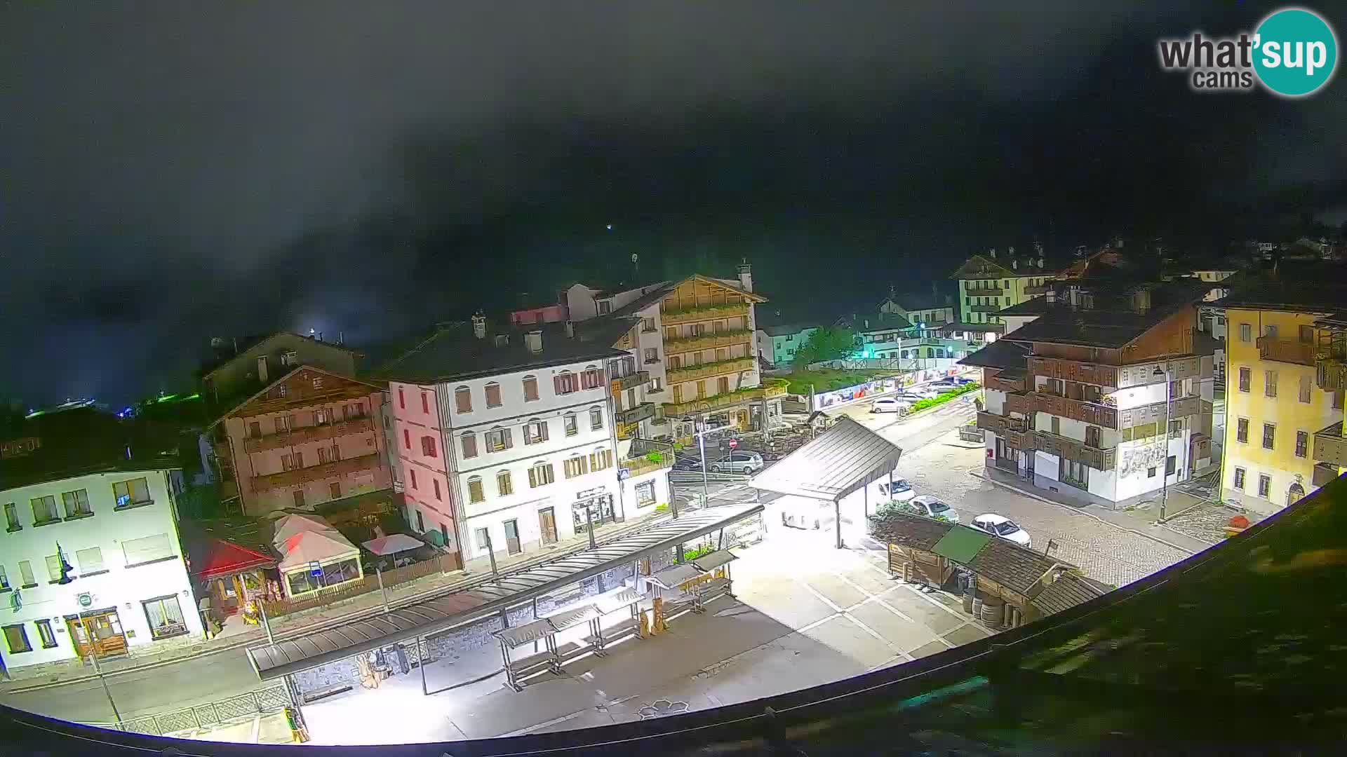 Plaza principal de Forni di Sopra