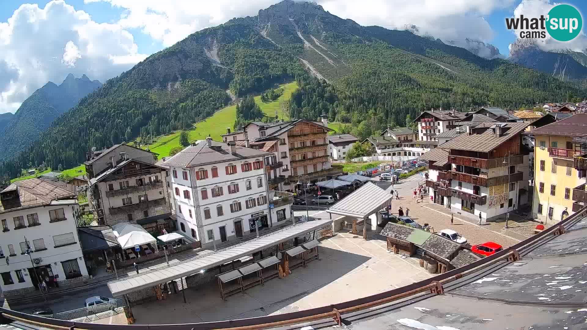 Hauptplatz von Forni di Sopra