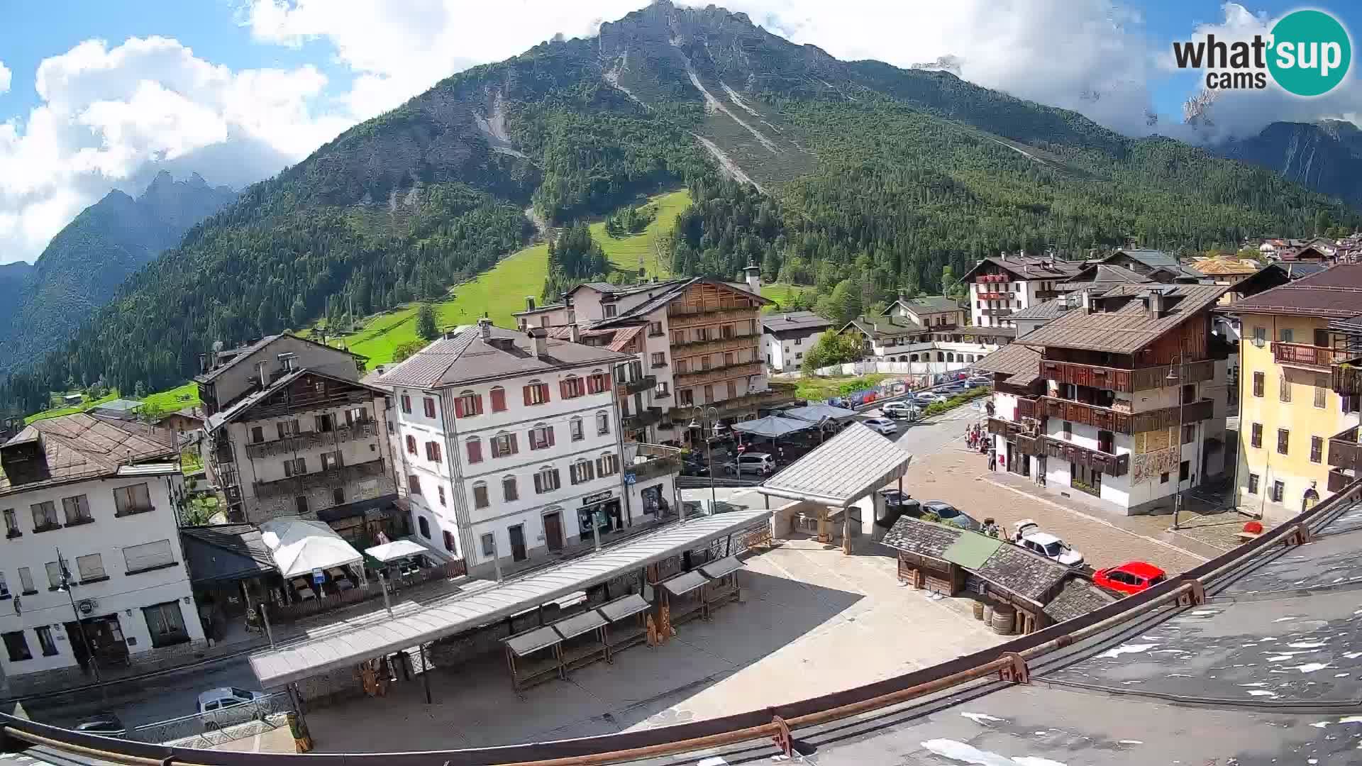 Hauptplatz von Forni di Sopra