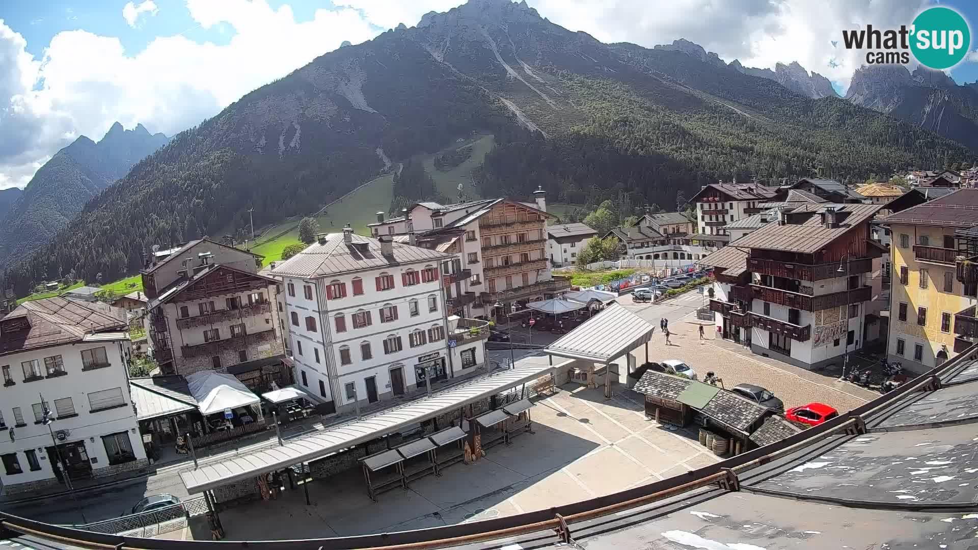 Piazza centrale di Forni di Sopra