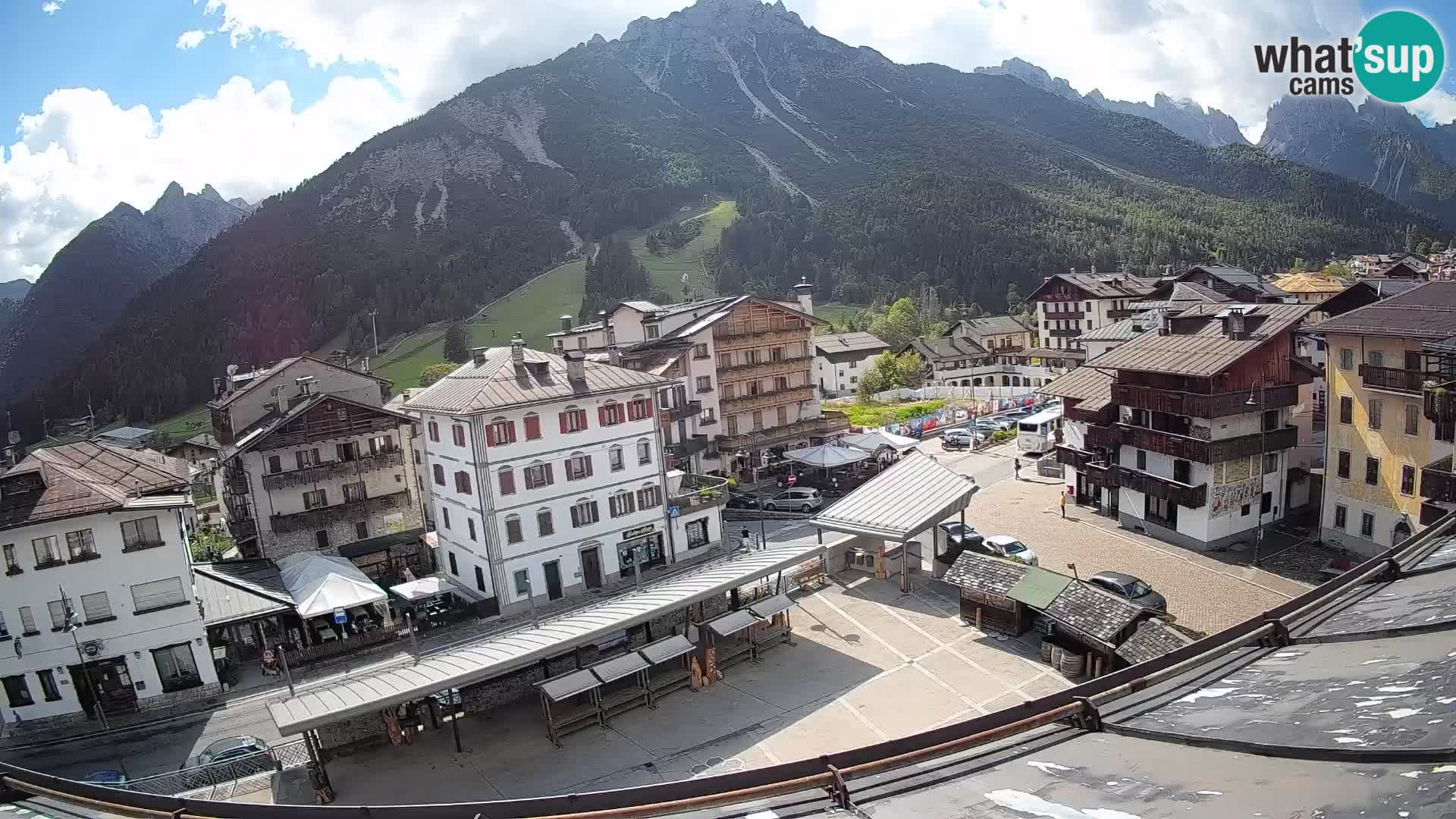 Piazza centrale di Forni di Sopra