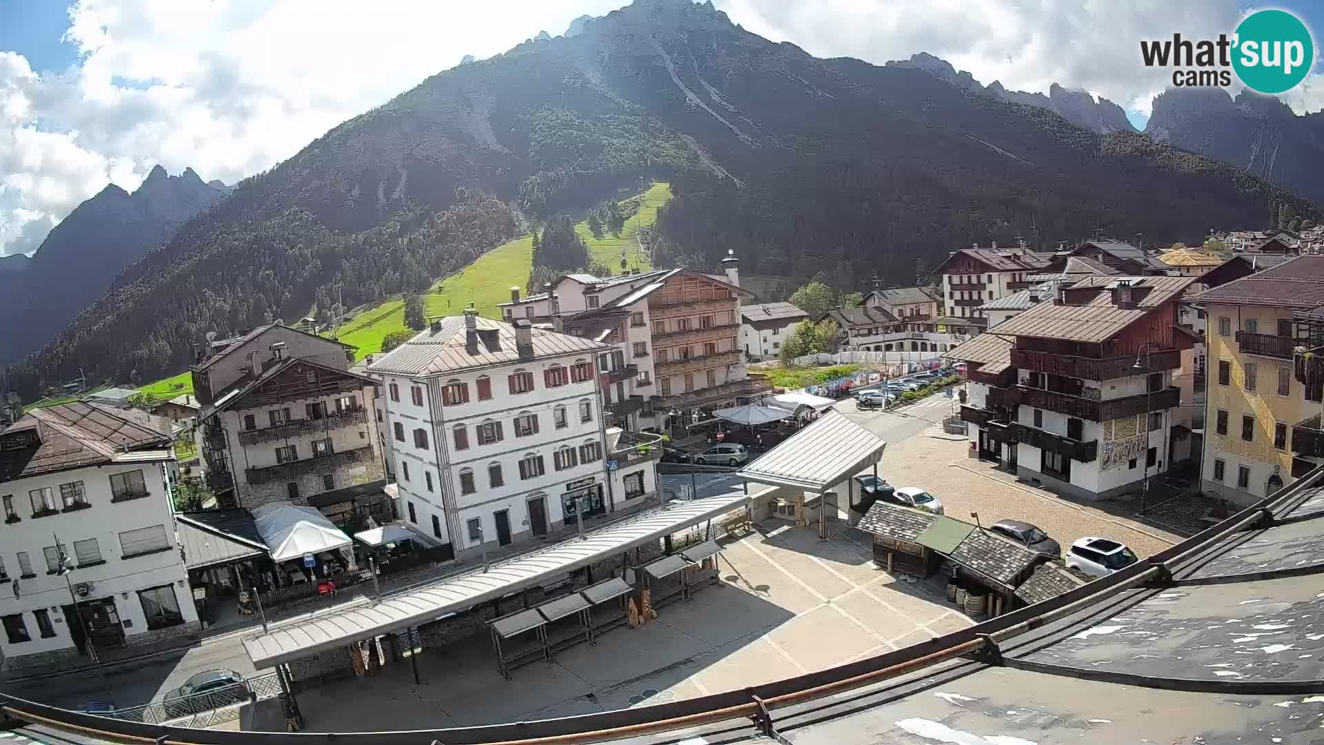 Plaza principal de Forni di Sopra