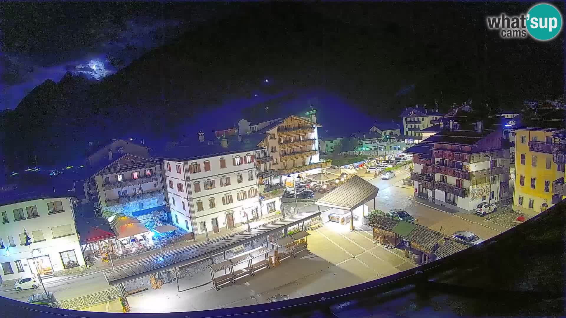 Hauptplatz von Forni di Sopra