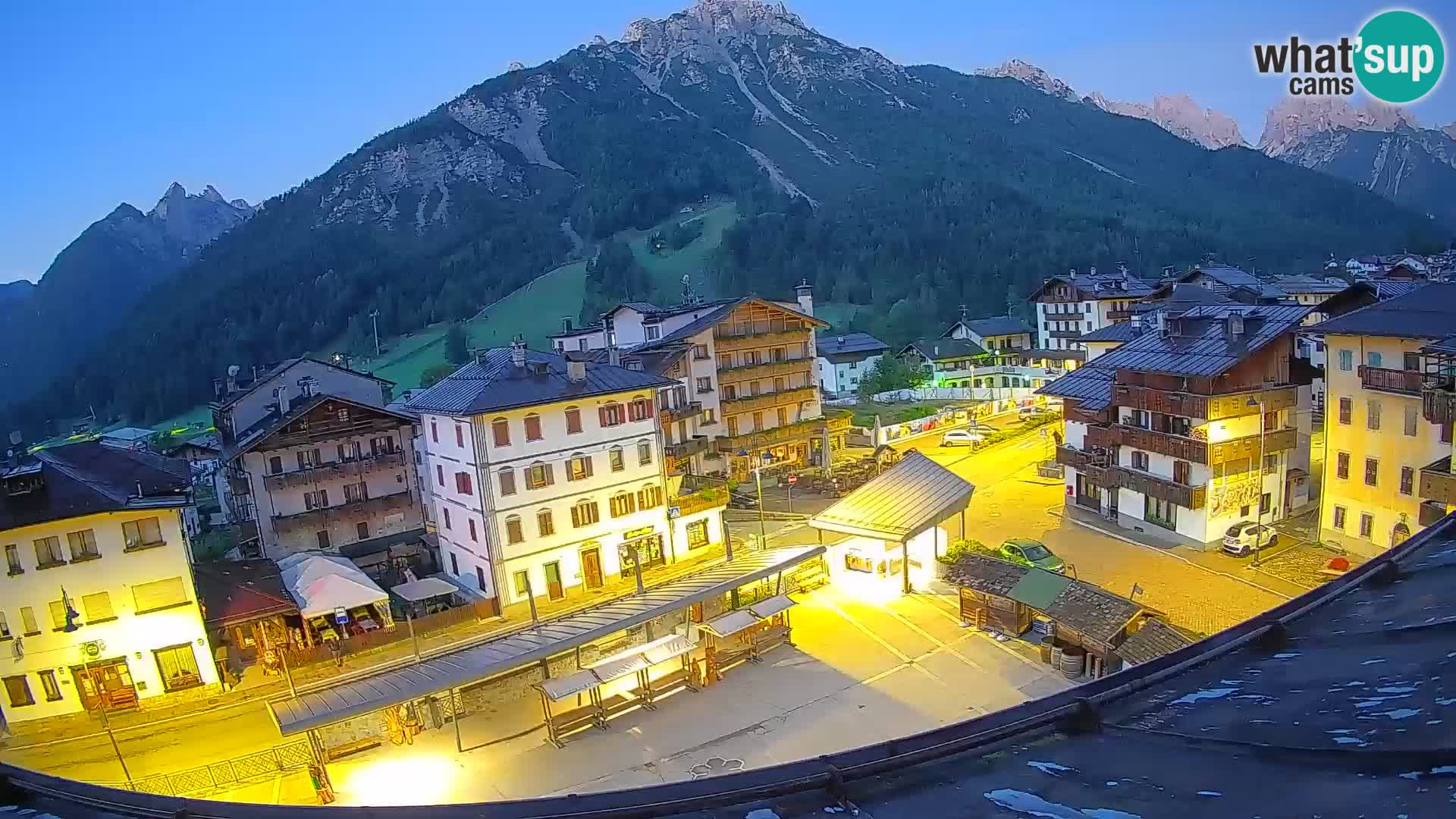 Piazza centrale di Forni di Sopra