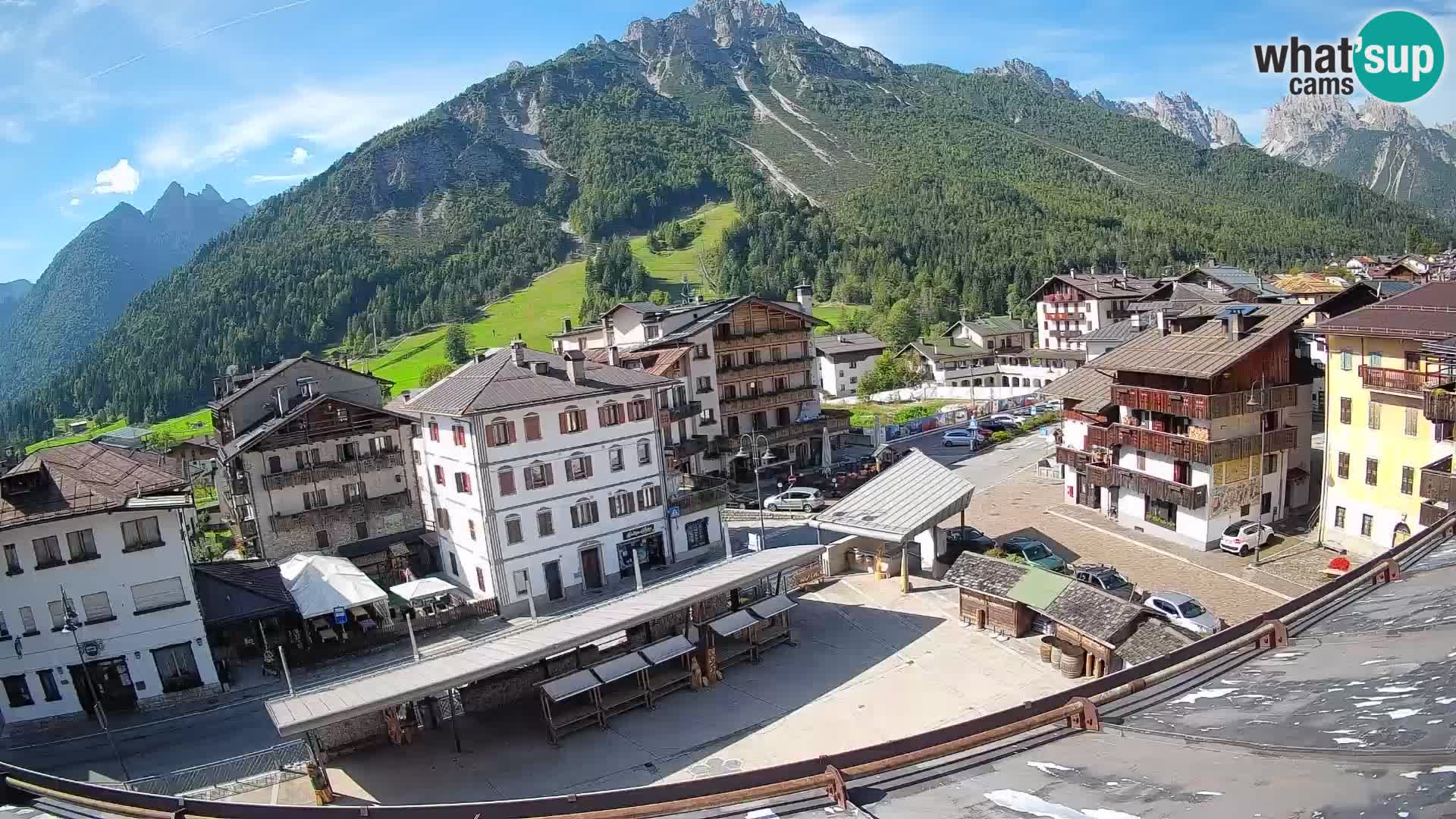 Plaza principal de Forni di Sopra