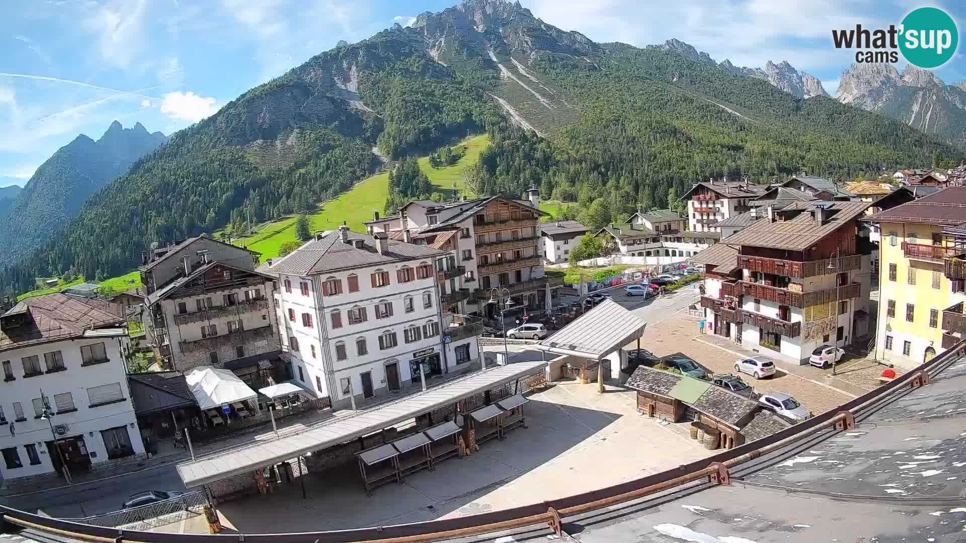 Piazza centrale di Forni di Sopra