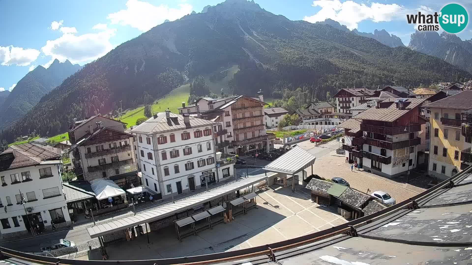 Piazza centrale di Forni di Sopra