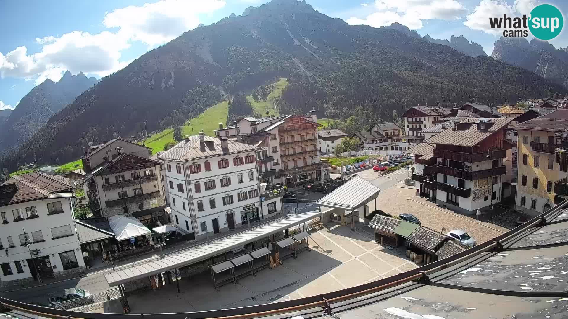 Piazza centrale di Forni di Sopra