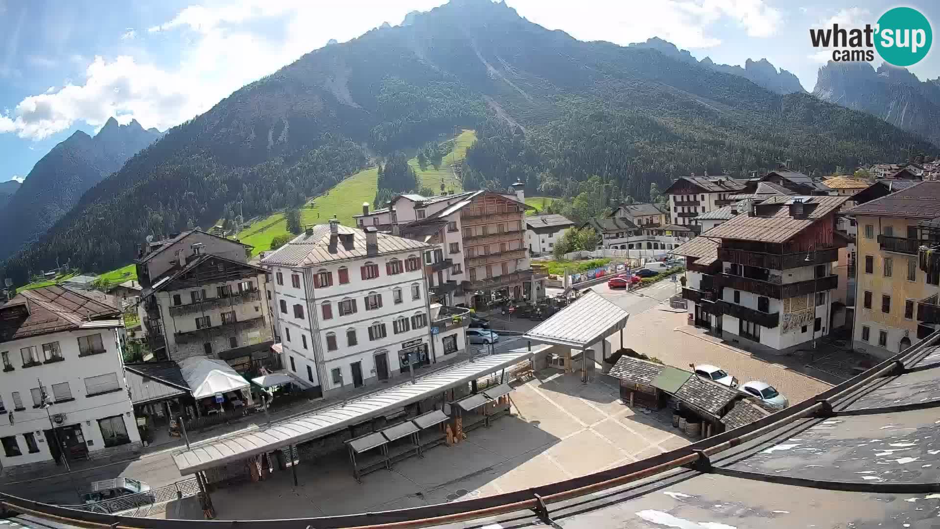 Piazza centrale di Forni di Sopra