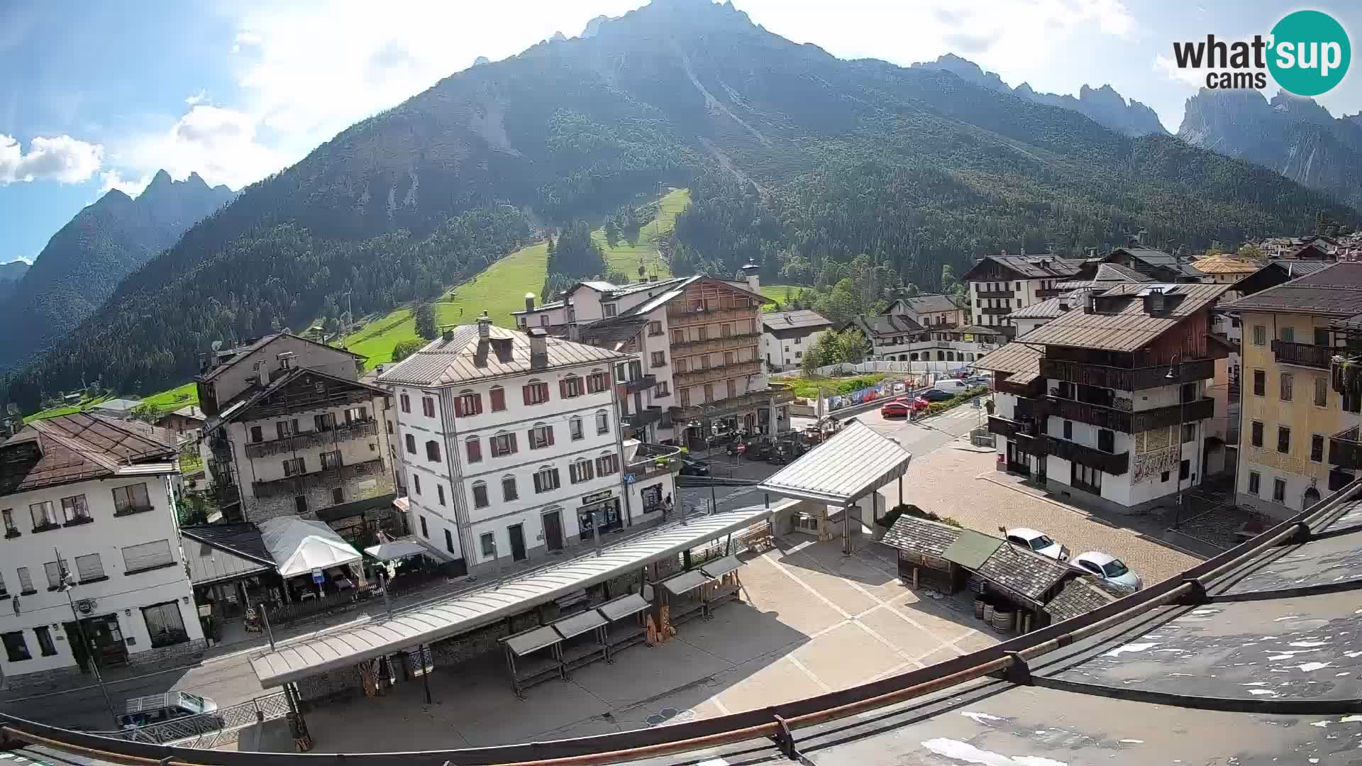 Plaza principal de Forni di Sopra