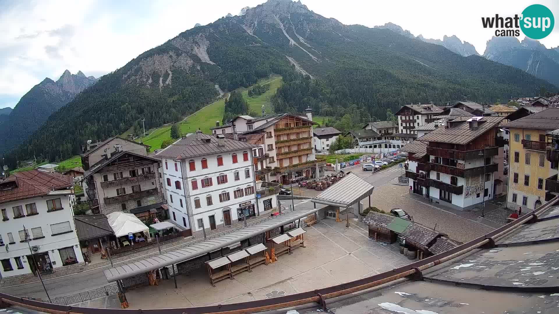 Piazza centrale di Forni di Sopra
