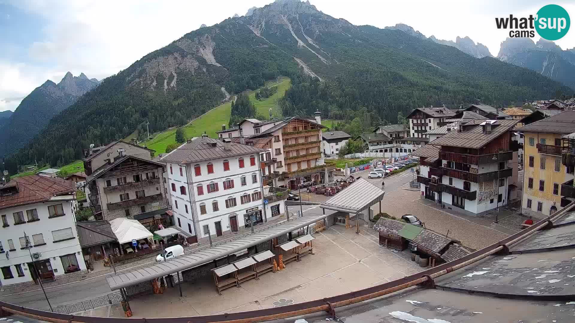 Piazza centrale di Forni di Sopra