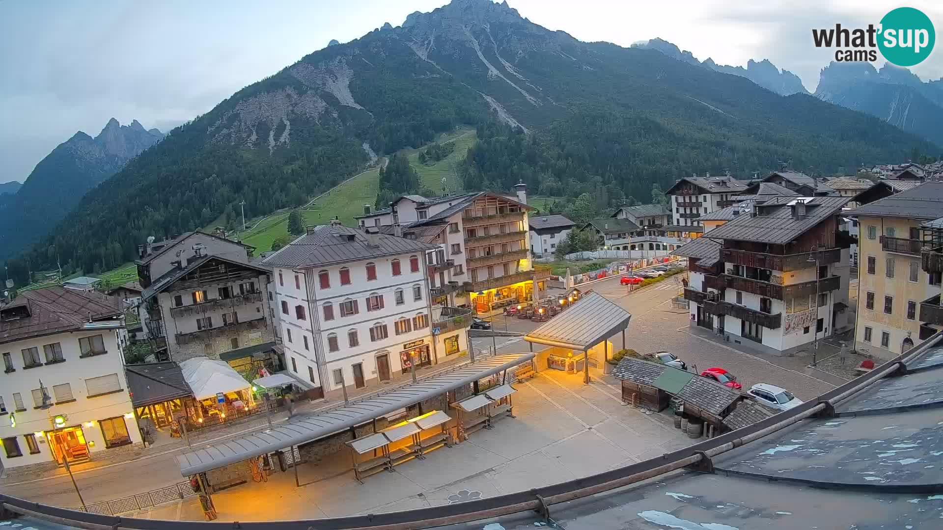 Piazza centrale di Forni di Sopra