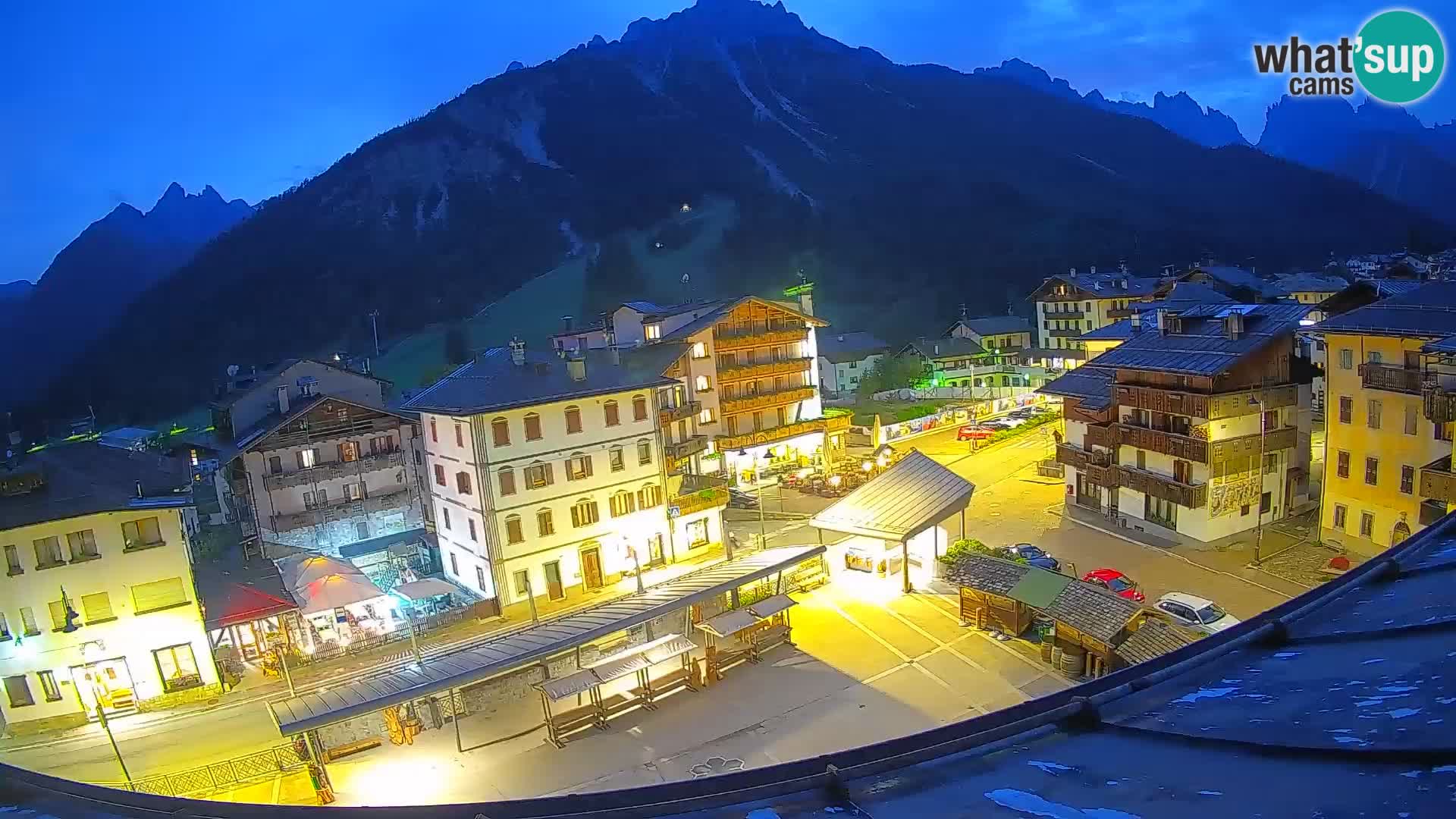 Plaza principal de Forni di Sopra