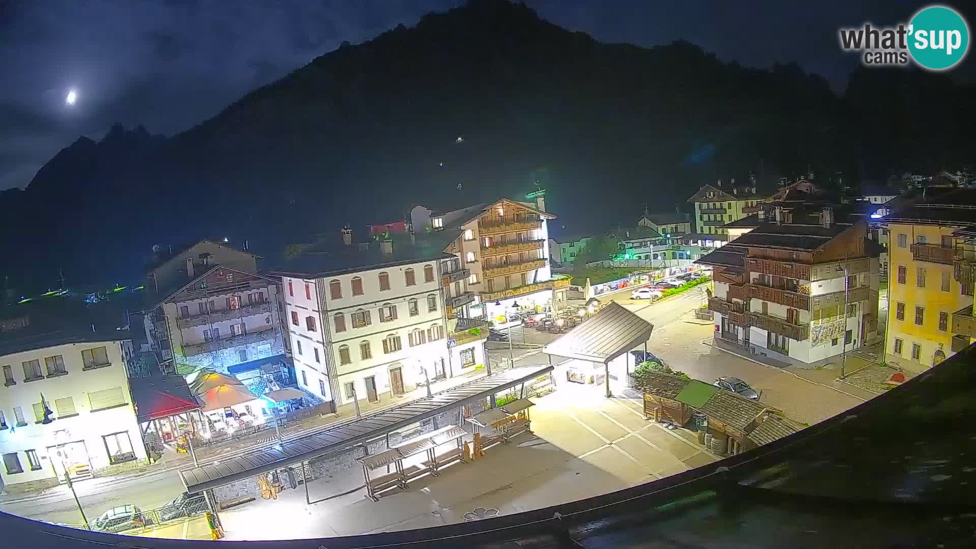 Piazza centrale di Forni di Sopra