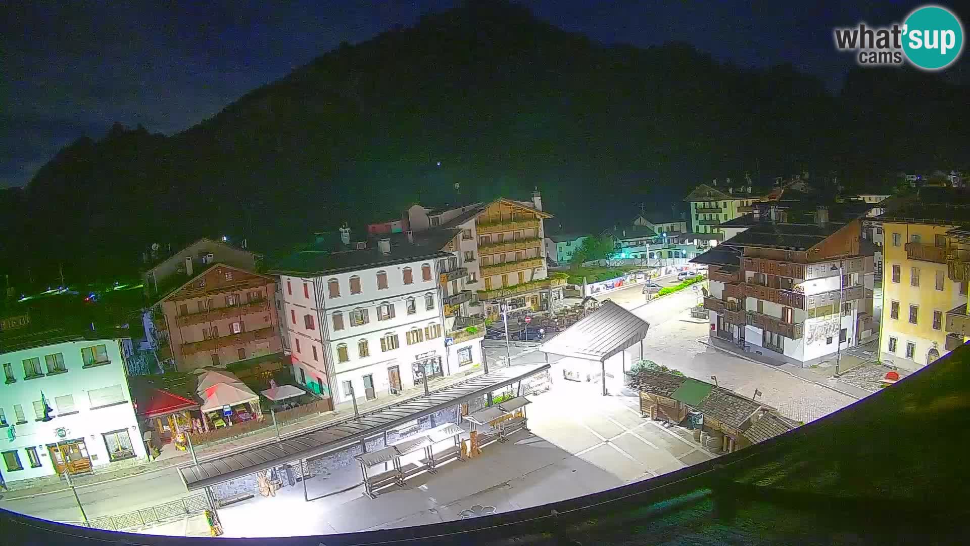 Piazza centrale di Forni di Sopra