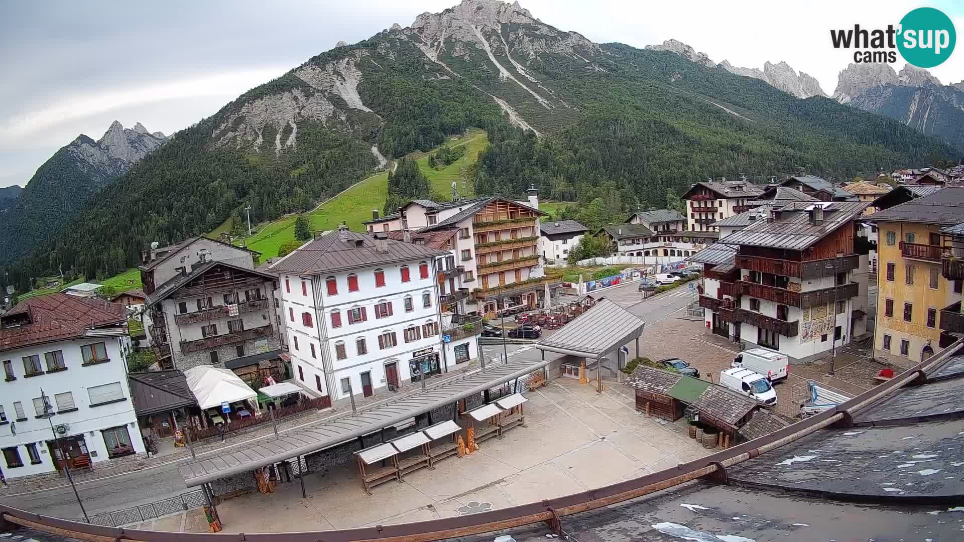 Piazza centrale di Forni di Sopra
