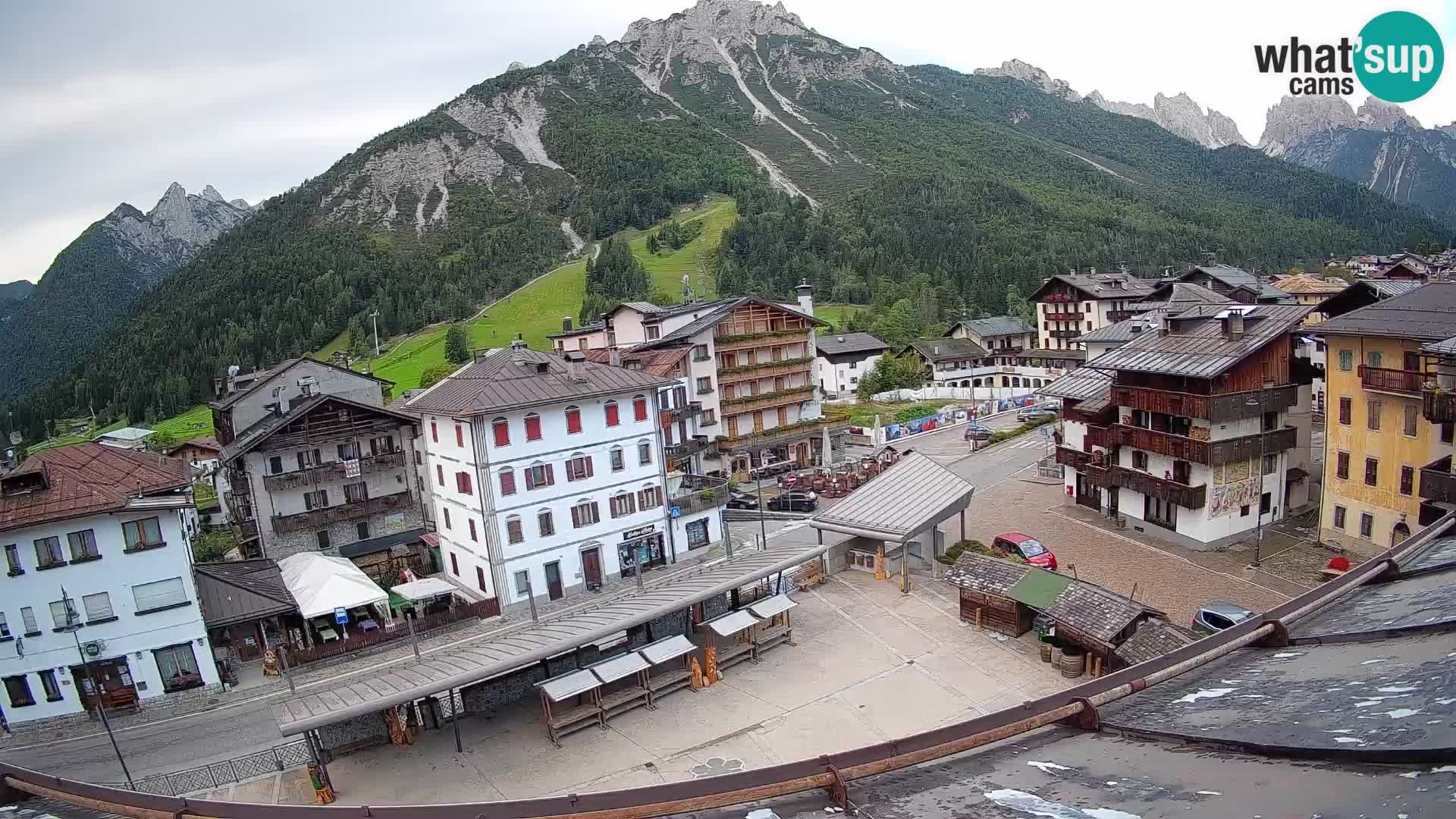 Piazza centrale di Forni di Sopra