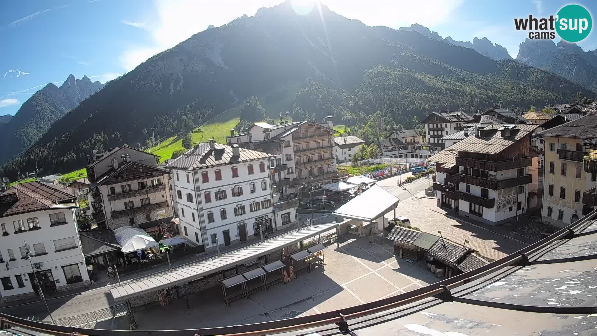 Plaza principal de Forni di Sopra