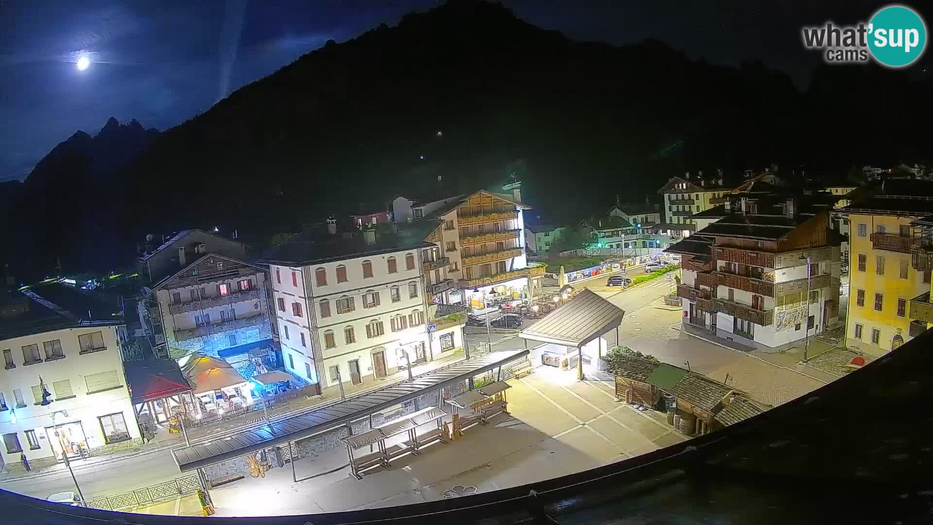 Piazza centrale di Forni di Sopra