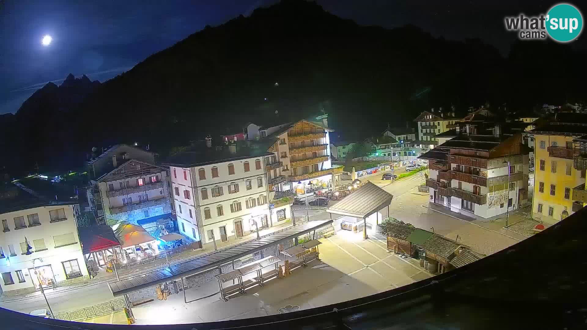 Piazza centrale di Forni di Sopra