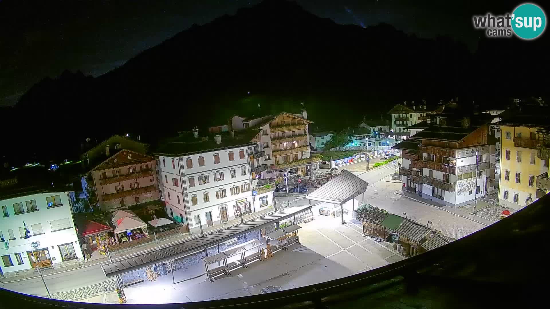 Plaza principal de Forni di Sopra