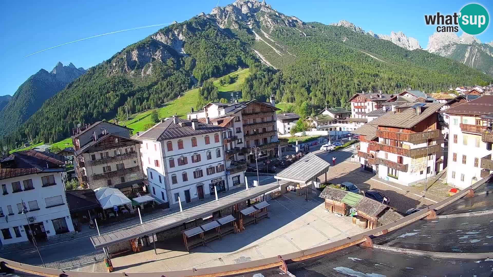 Piazza centrale di Forni di Sopra