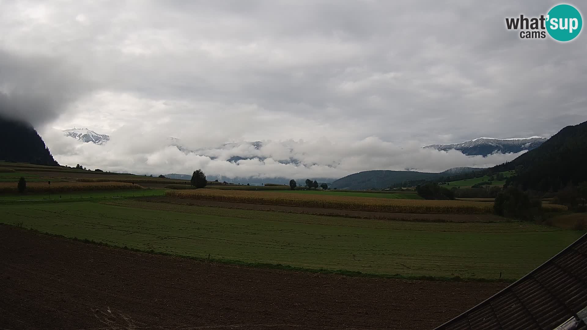 Gais | Vista dall’agriturismo Winklerhof verso Plan de Corones e le Dolomiti