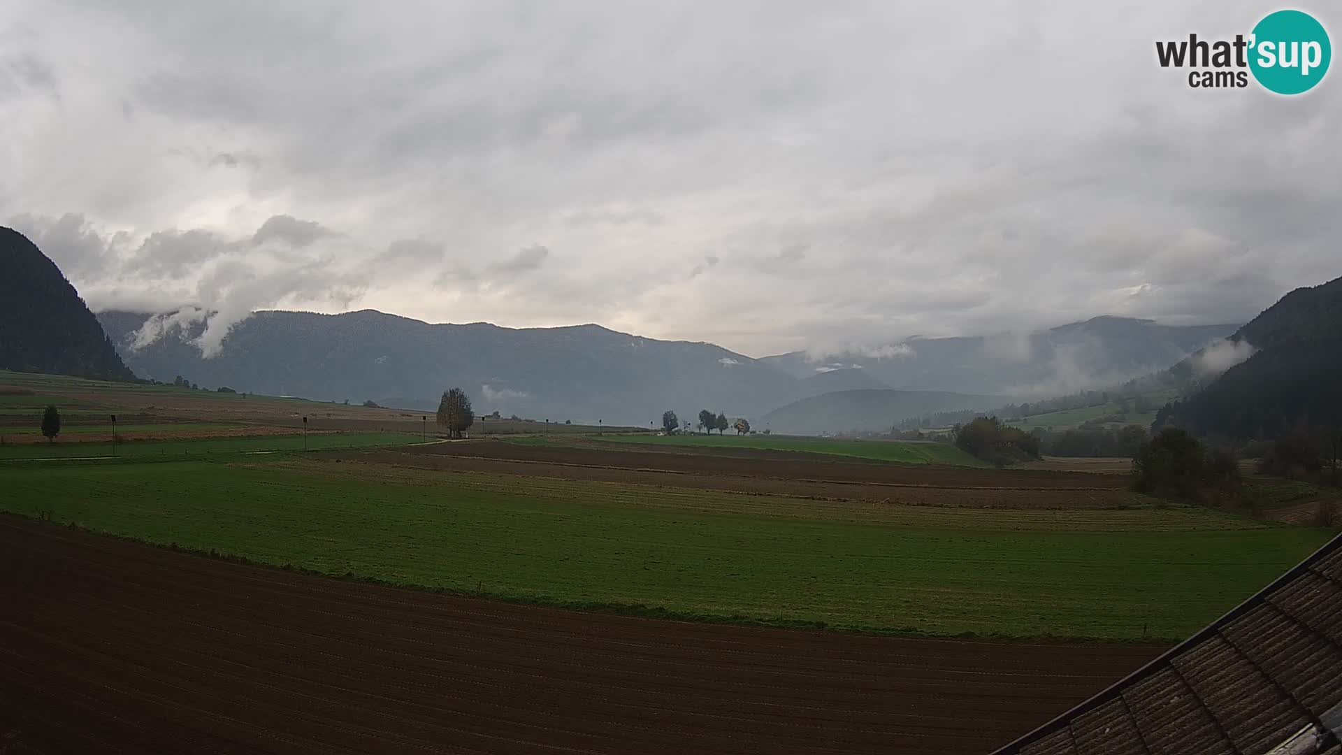 Gais | Vista dall’agriturismo Winklerhof verso Plan de Corones e le Dolomiti