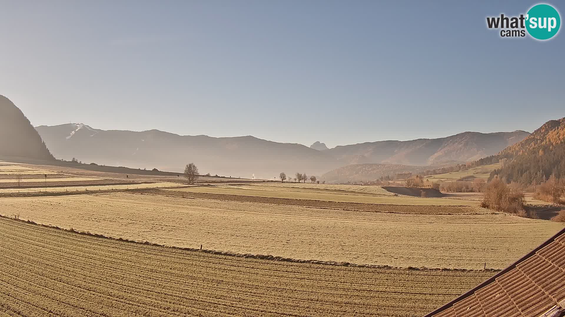 Gais | Vista dall’agriturismo Winklerhof verso Plan de Corones e le Dolomiti