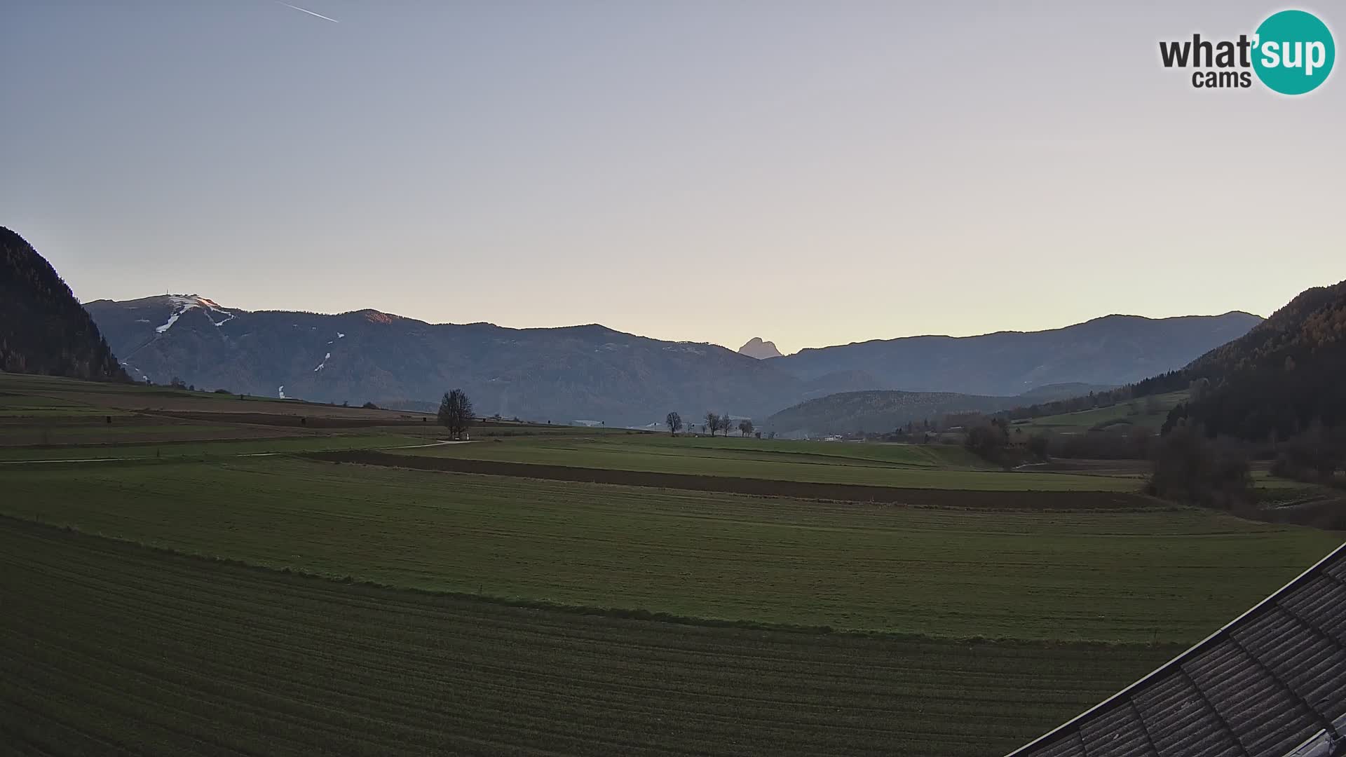 Gais | Vista desde la finca Winklerhof hacia Plan de Corones y los Dolomitas