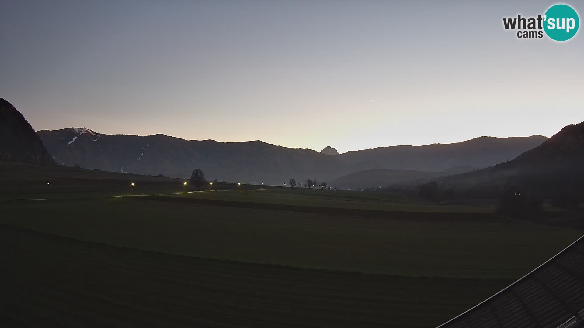 Gais | Vista dall’agriturismo Winklerhof verso Plan de Corones e le Dolomiti