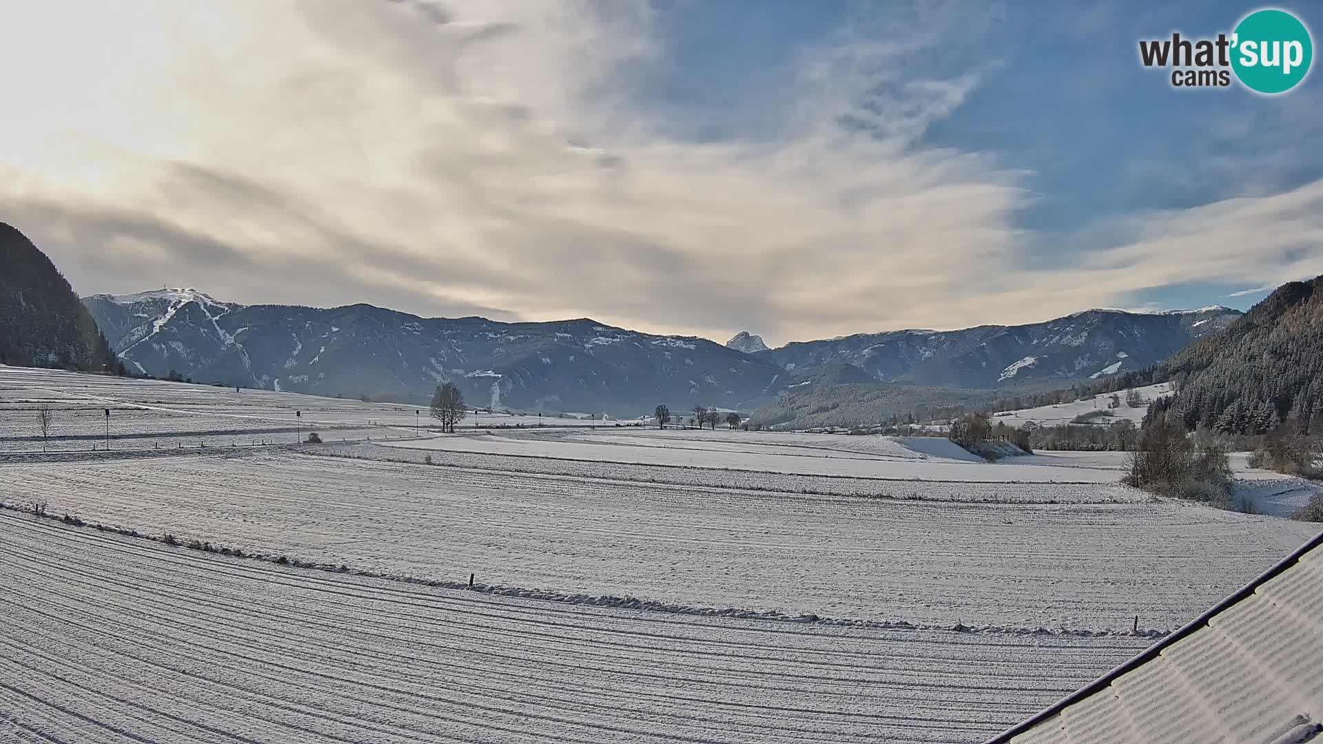 Gais | Vista dall’agriturismo Winklerhof verso Plan de Corones e le Dolomiti