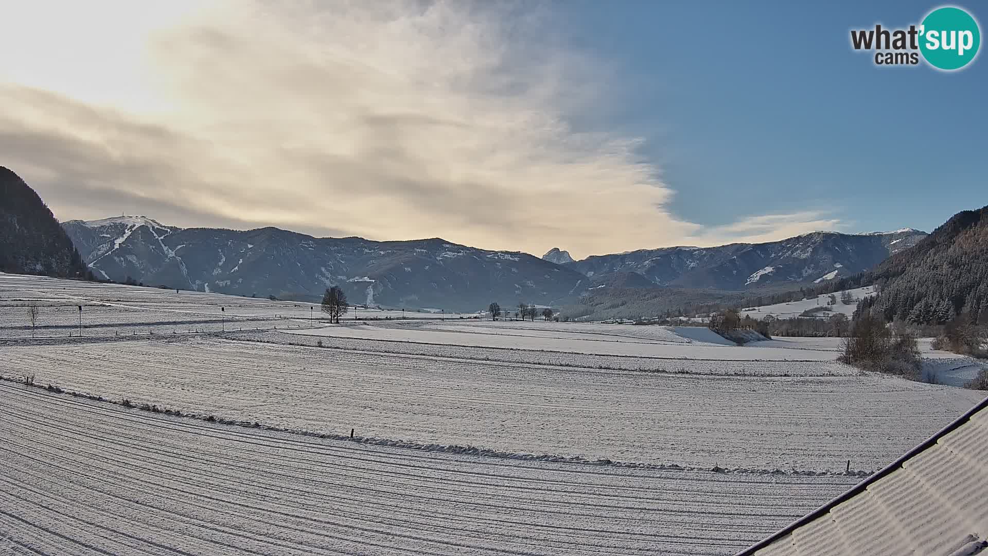 Gais | Vista dall’agriturismo Winklerhof verso Plan de Corones e le Dolomiti