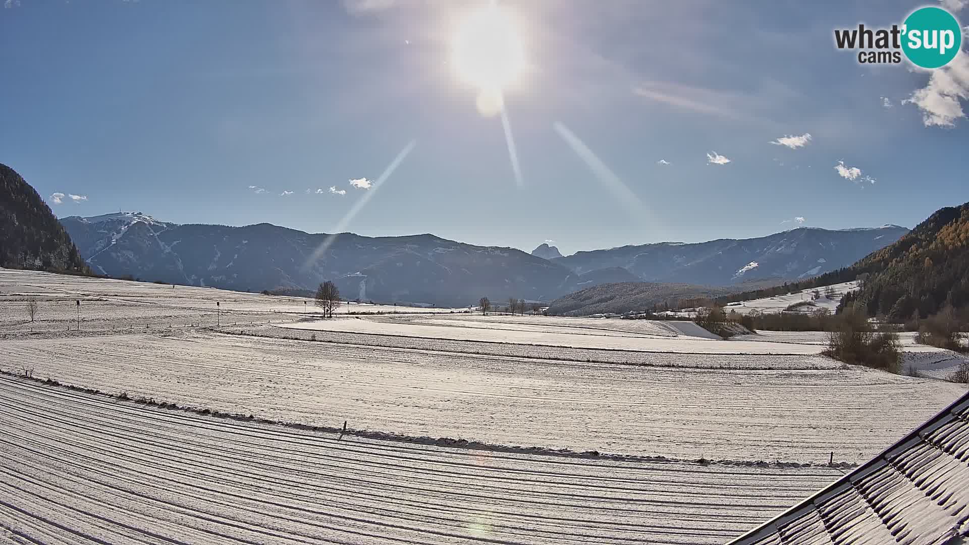 Gais | Vista dall’agriturismo Winklerhof verso Plan de Corones e le Dolomiti