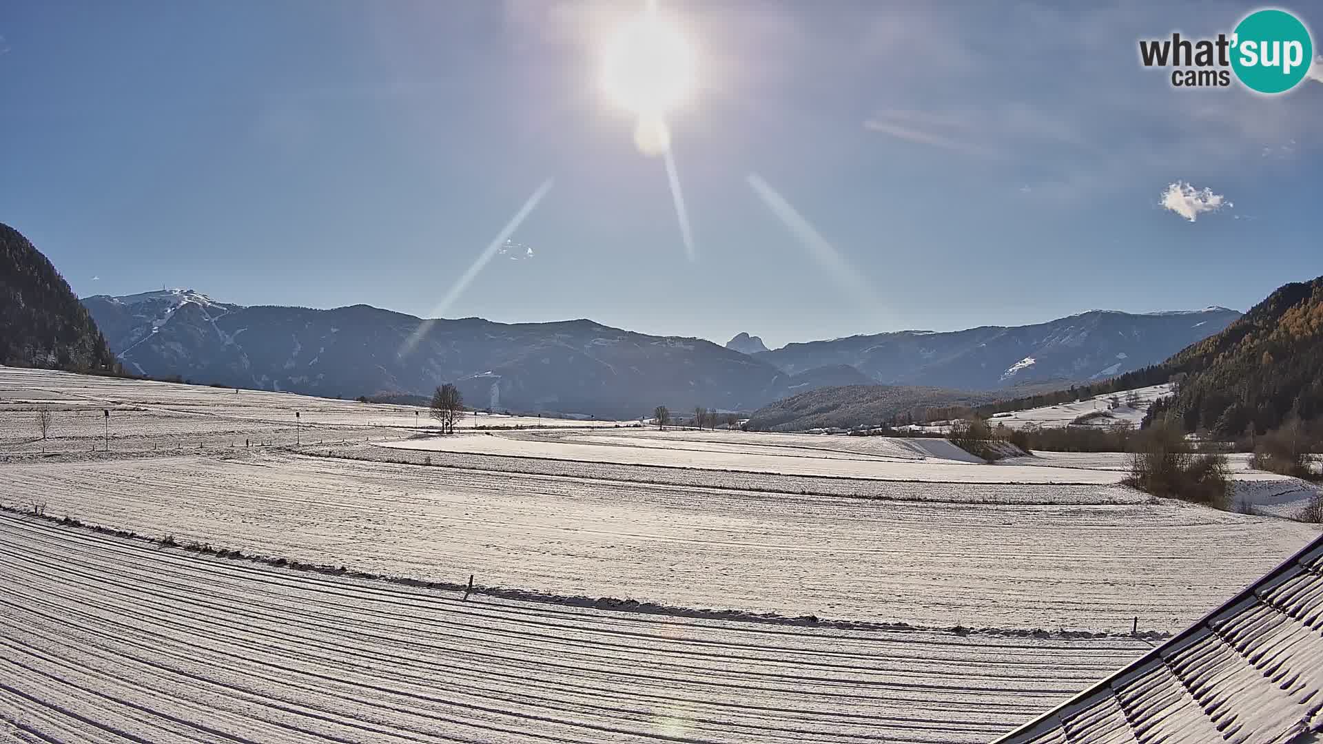 Gais | Vista dall’agriturismo Winklerhof verso Plan de Corones e le Dolomiti