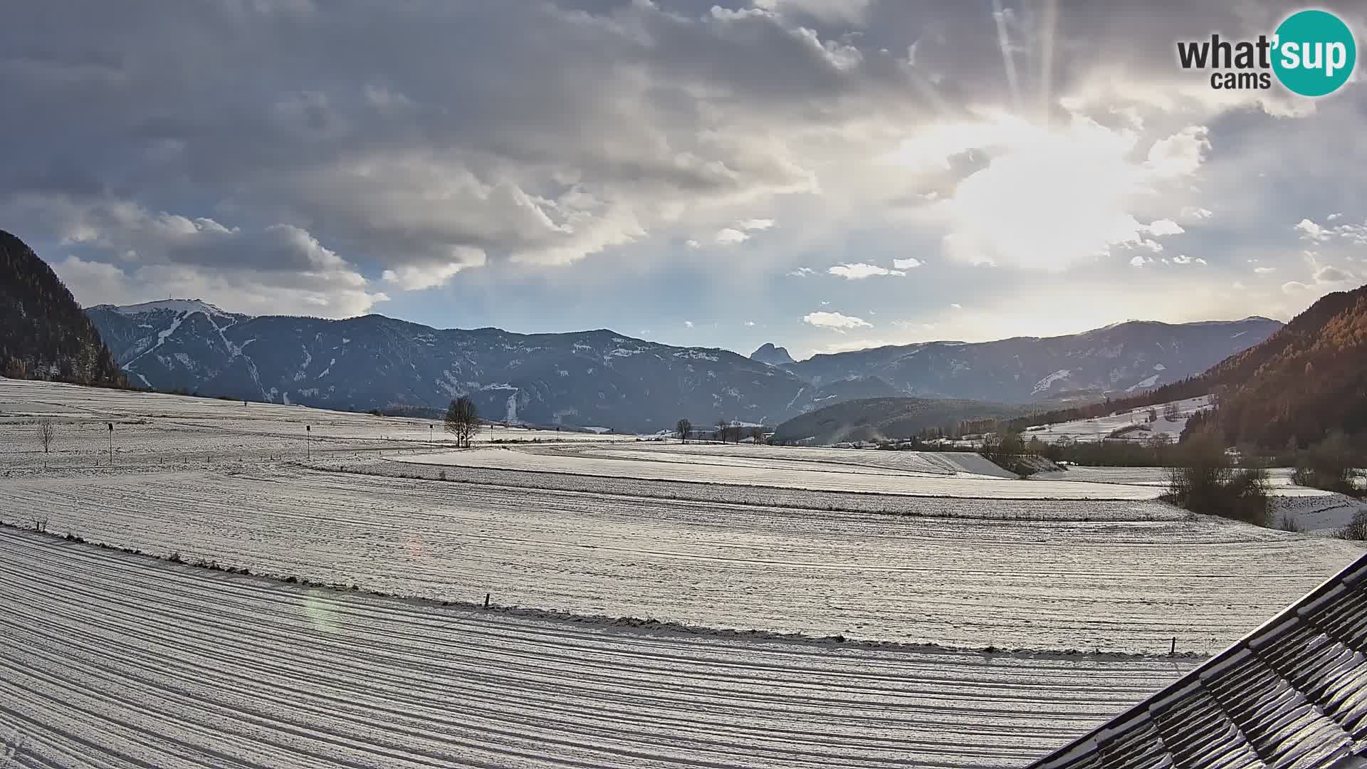 Gais | Vista desde la finca Winklerhof hacia Plan de Corones y los Dolomitas