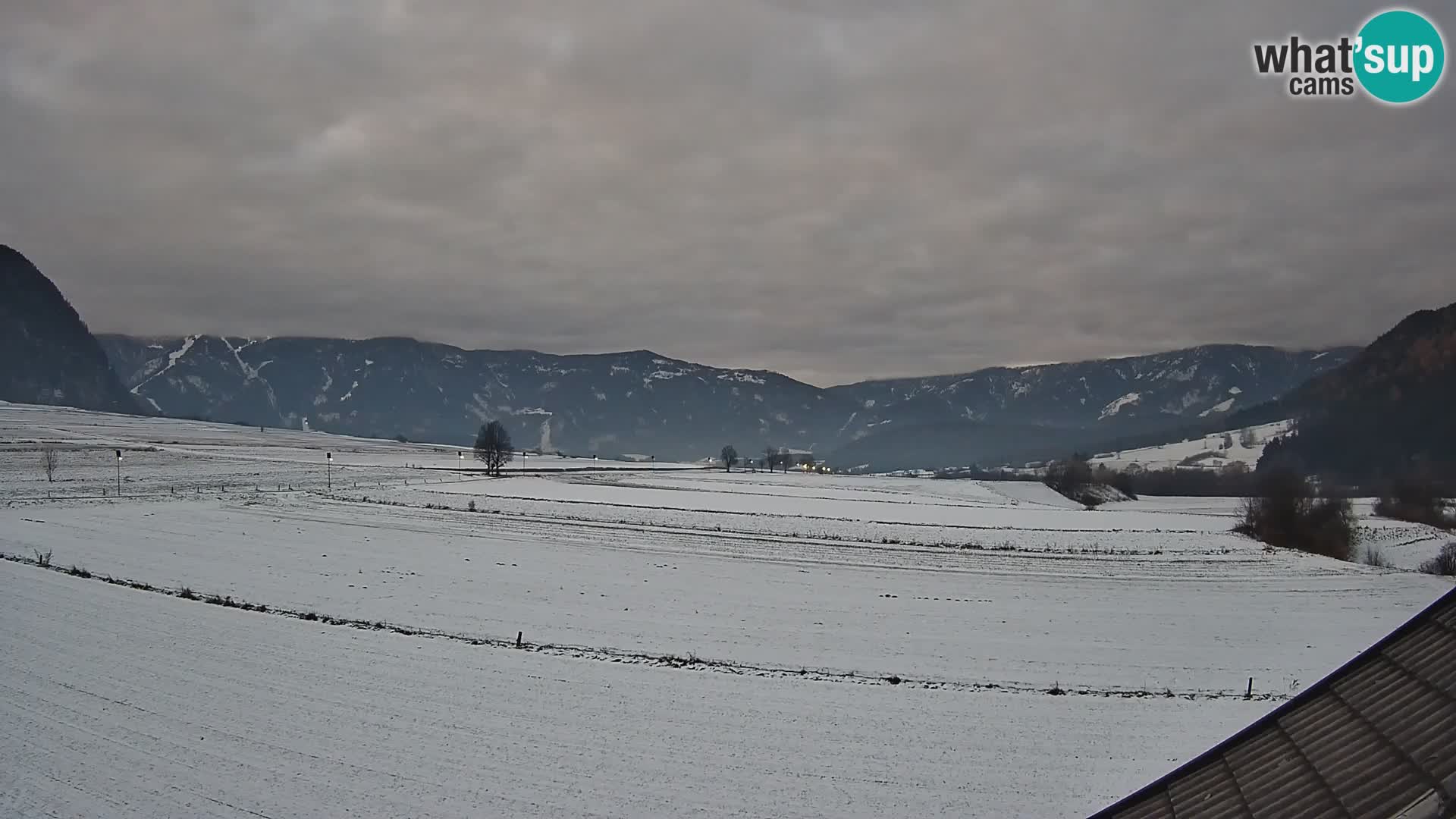 Gais | Vista dall’agriturismo Winklerhof verso Plan de Corones e le Dolomiti