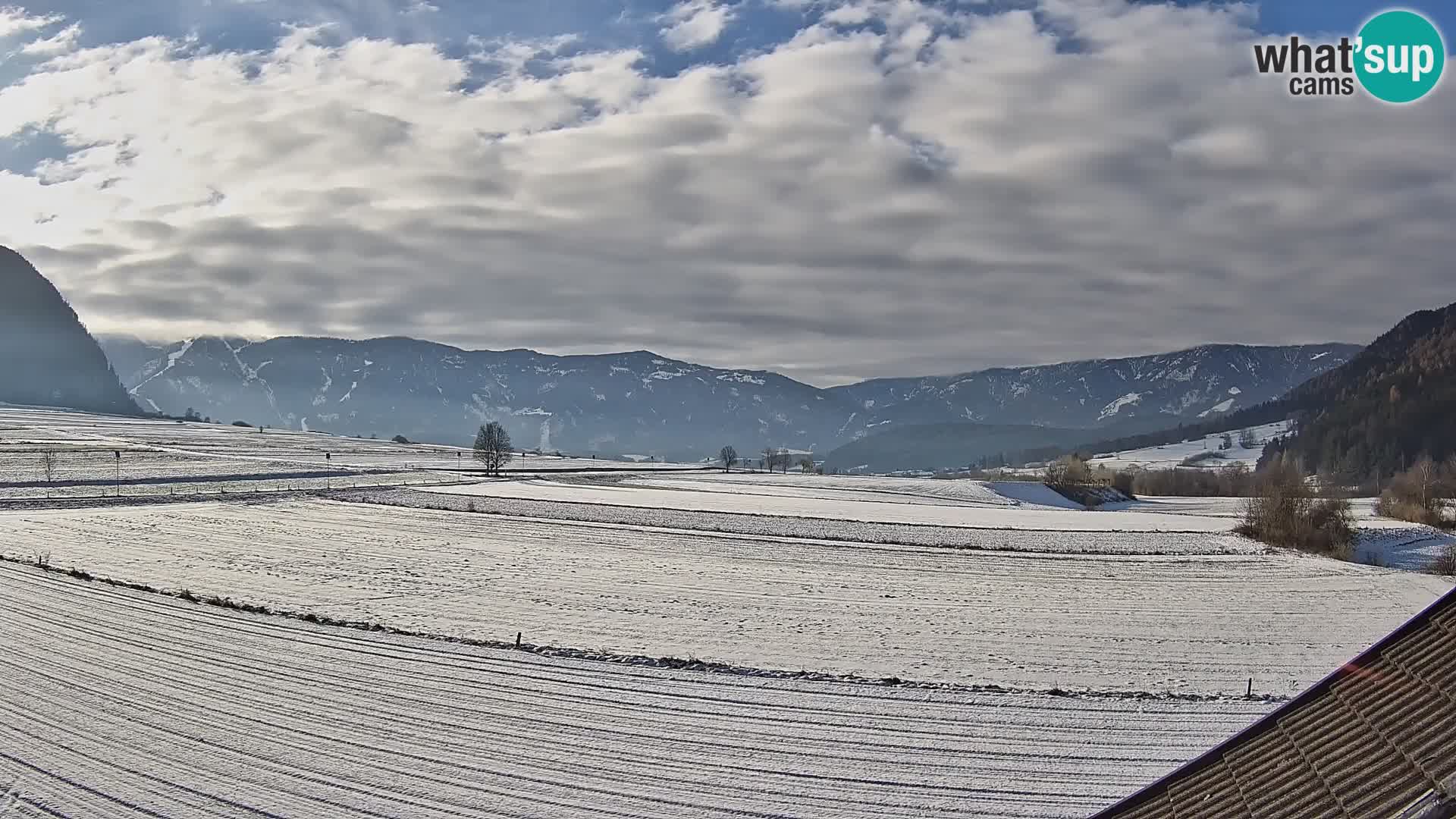 Gais | Vista dall’agriturismo Winklerhof verso Plan de Corones e le Dolomiti