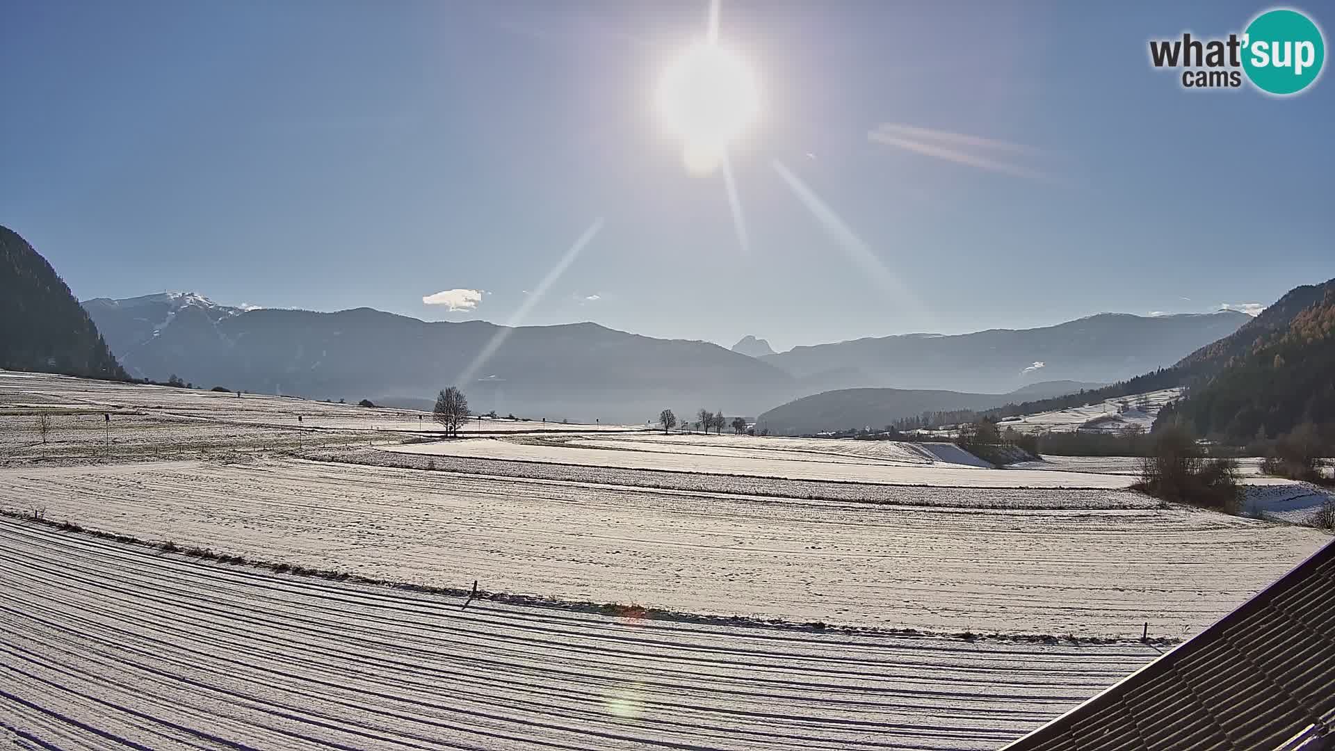 Gais | Vista dall’agriturismo Winklerhof verso Plan de Corones e le Dolomiti