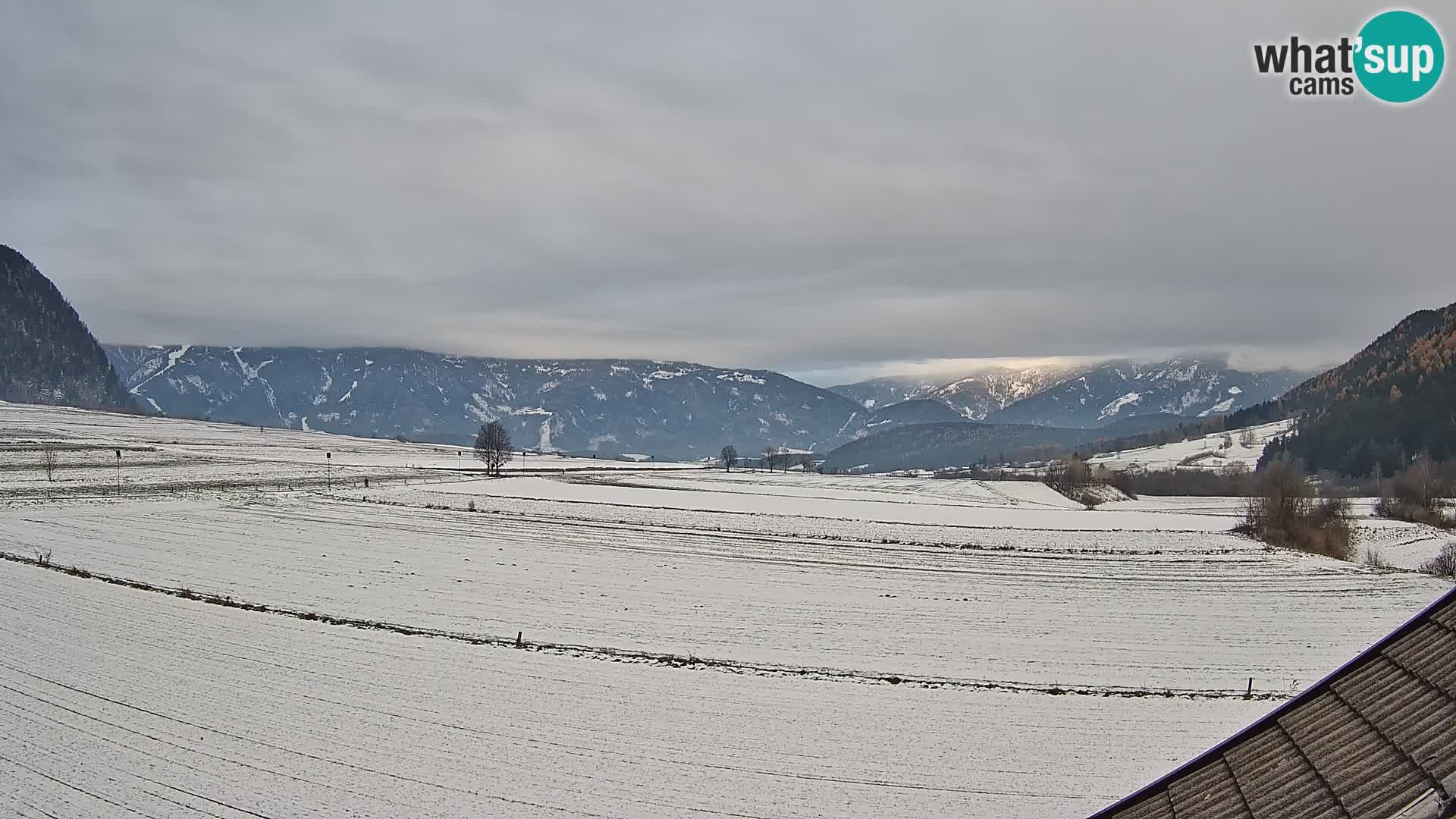 Gais | Vista dall’agriturismo Winklerhof verso Plan de Corones e le Dolomiti